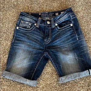 Miss Me size 25, Boyfriend Bermuda. Wore 2 times.